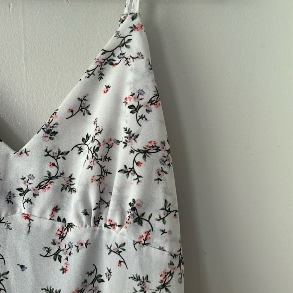 Floral white dress. Size S.